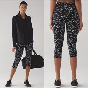 Lululemon Wunder Under Hi-Rise 1/2 Tight *Full-On Luxtreme 17"